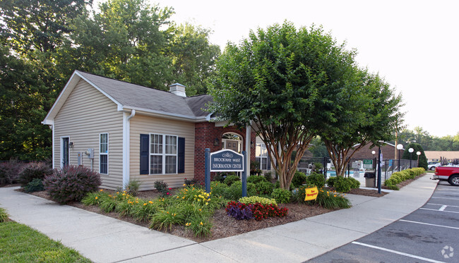 Foto del edificio - Brookway West Apartments