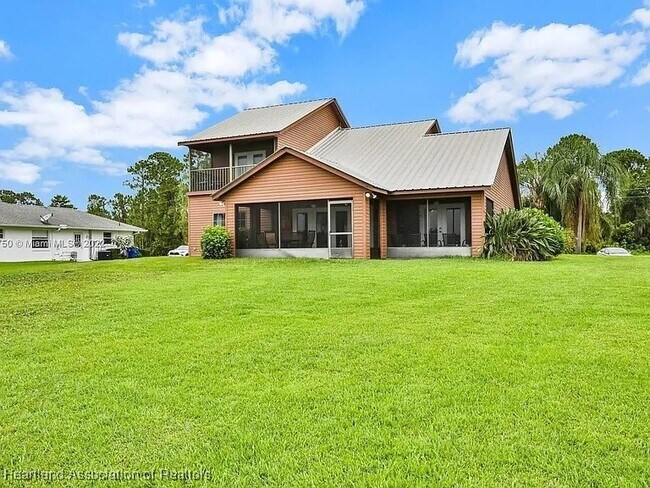 Foto del edificio - 3116 Tanglewylde Ave