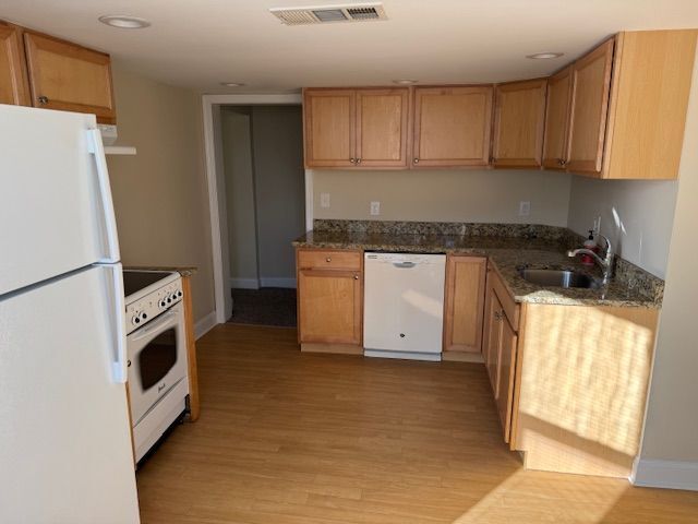 Foto del edificio - 404 W State St