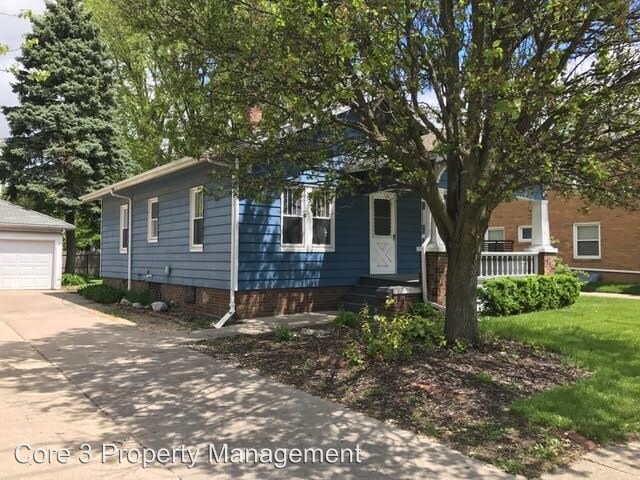 Primary Photo - 1116 E Washington St
