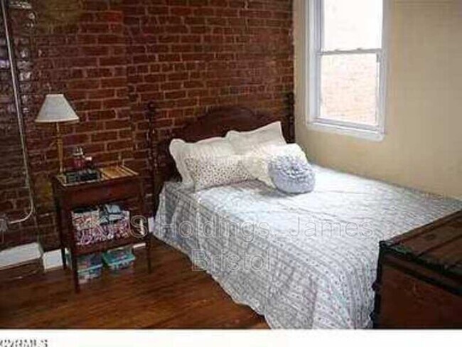 Foto del edificio - 811 N Harrison St