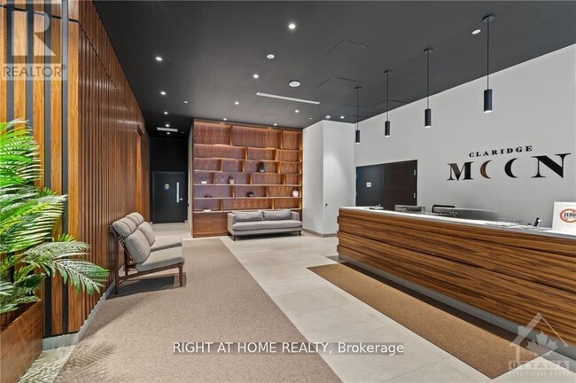 Building Photo - 340 Queen St