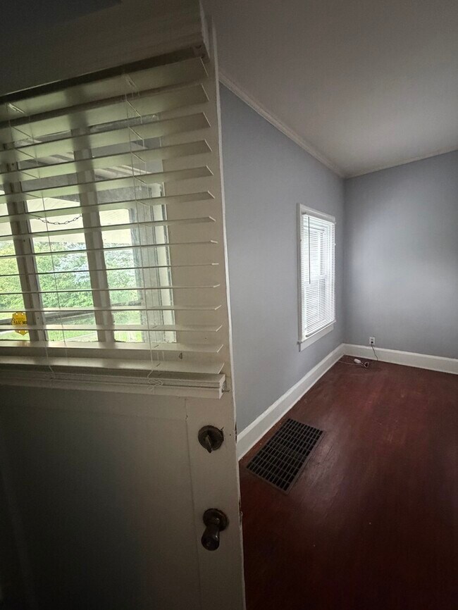 Foto del edificio - 3 Bedroom Near Irvington-Emerson Heights
