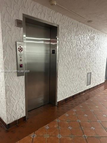 Foto del edificio - 9678 Fontainebleau Blvd