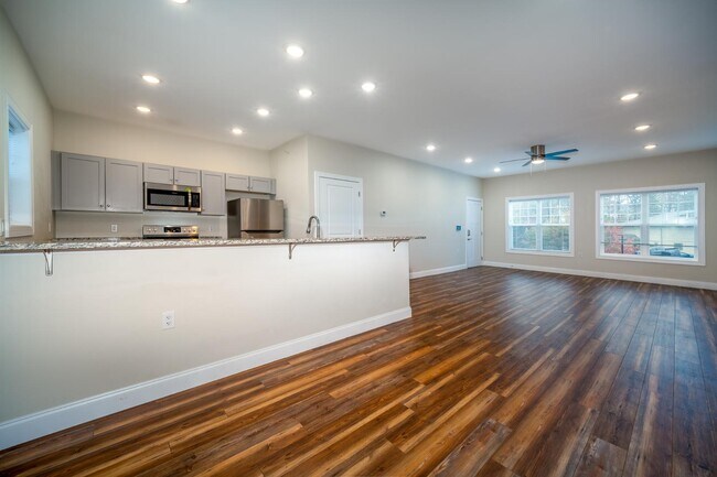 Foto del edificio - 41 Mary Helen Pl