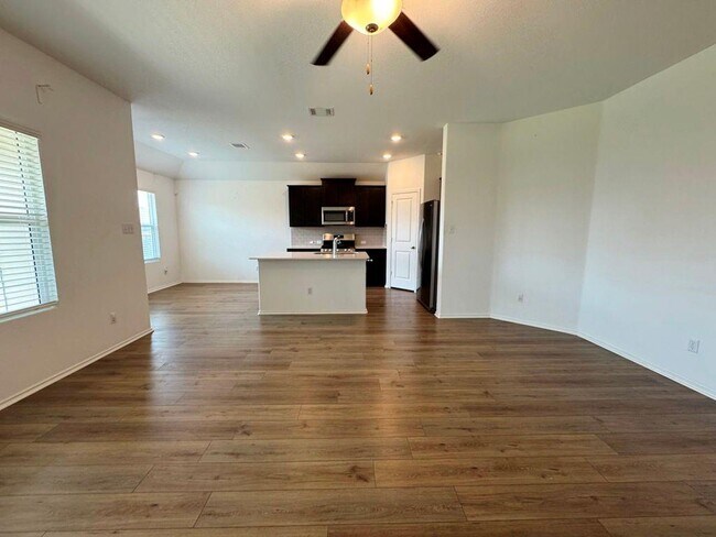 Building Photo - 208 Magione St