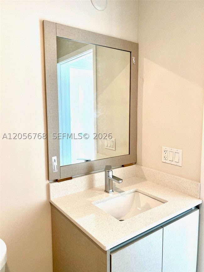 Foto del edificio - 2505 NE 193rd St