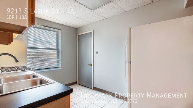 Building Photo - 9213 S Laflin Unit 3A, Chicago