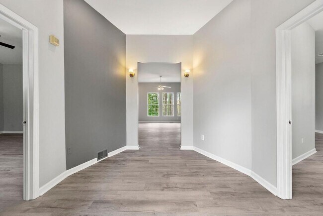 Foto del edificio - 880 Melody Ln