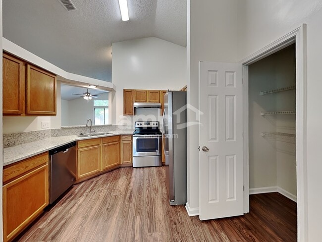 Building Photo - 927 Ashton Cove Terrace