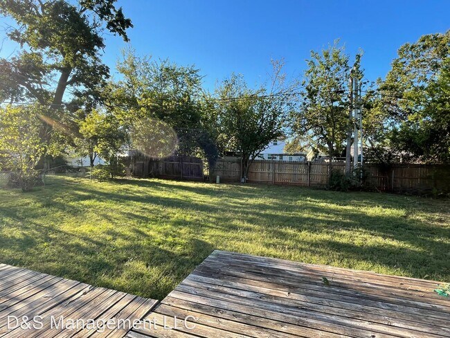 Building Photo - 4 br, 2.5 bath House - 620 Reynolds Rd