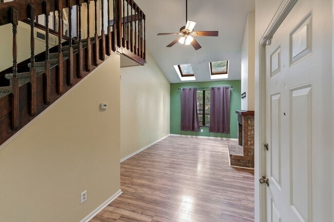 Building Photo - 1090 Sundering Dr