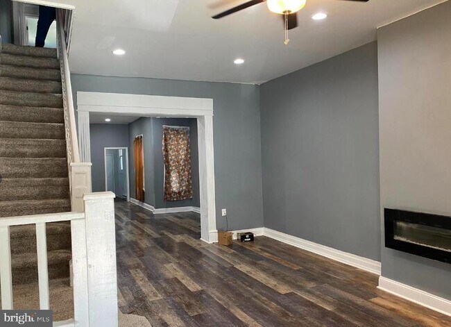 Building Photo - 3857 Poplar St