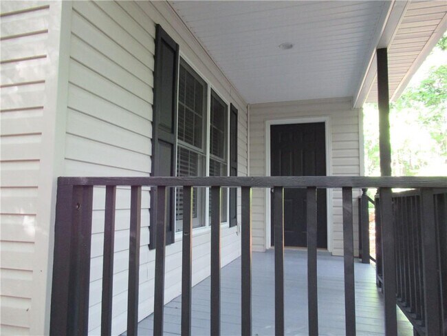 Building Photo - 152 Royal Oaks Ln