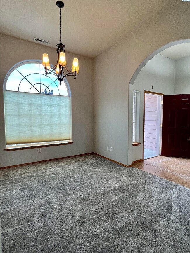 Foto del edificio - South Richland Freshly Updated w/Bonus