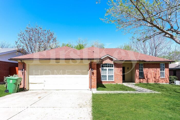 Foto principal - 1701 Oxford Dr