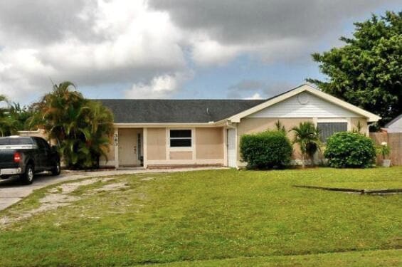 Primary Photo - 383 SW Tulip Blvd