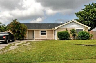 Building Photo - 383 SW Tulip Blvd