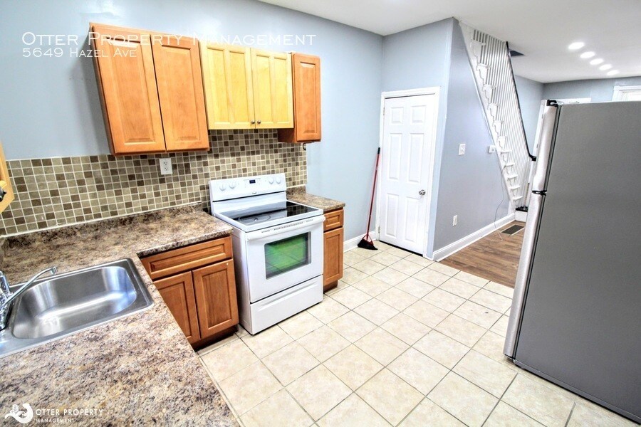 Foto principal - 5649 Hazel Ave
