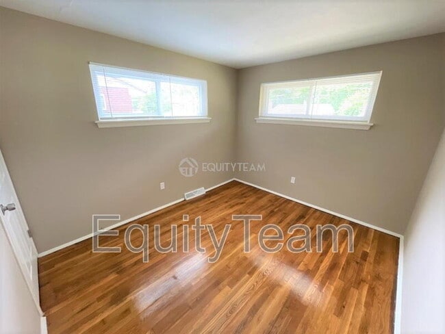 Foto del edificio - 4310 Sunburst Ln