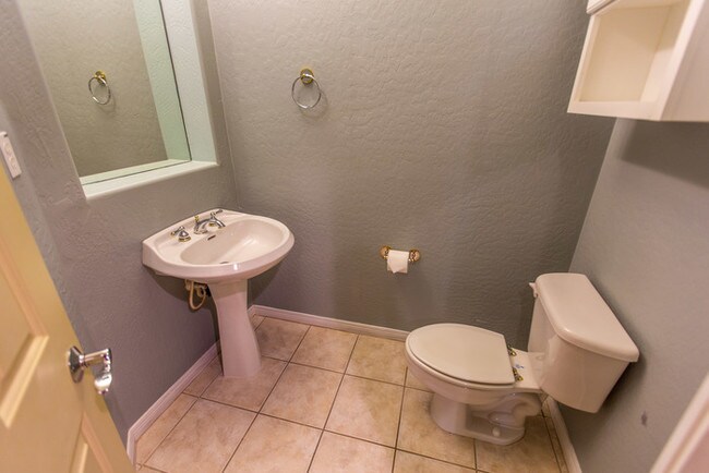 Foto del edificio - 7445 E Eagle Crest Dr