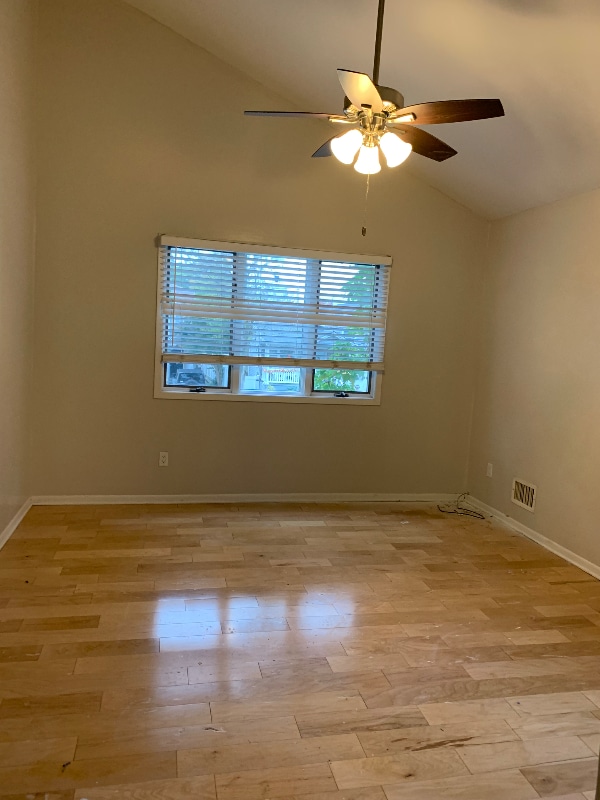 Building Photo - 34 Nesaquake Ave