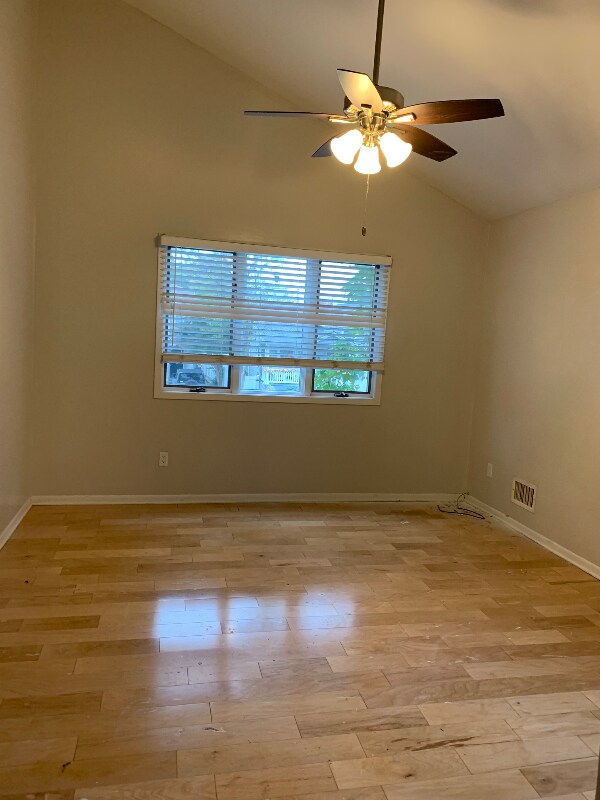 Foto del edificio - 34 Nesaquake Ave