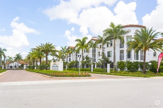 Building Photo - Casa Vera