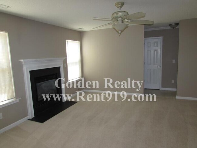 Building Photo - Move in ready and waiting for YOU!