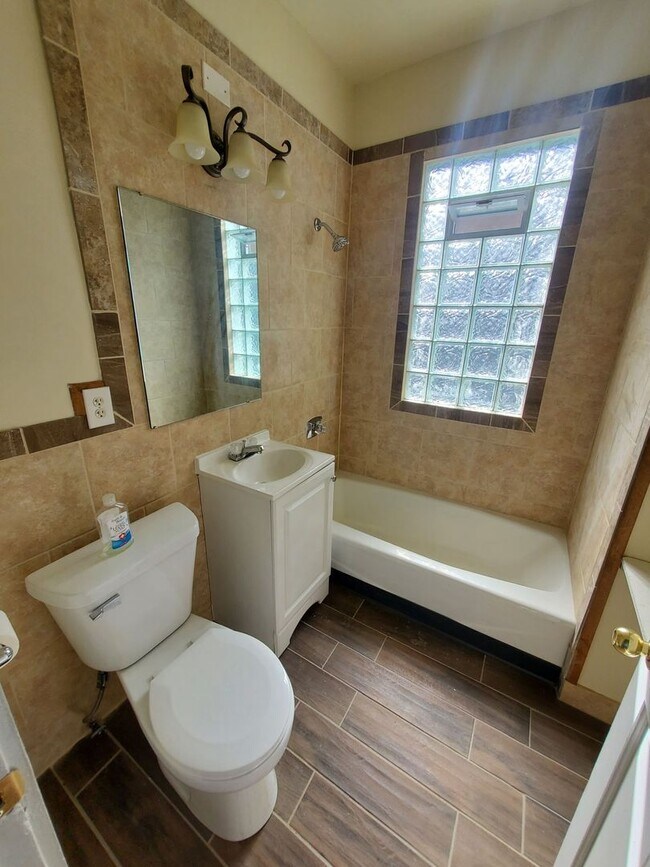 Foto del edificio - 3136 N 24th Pl