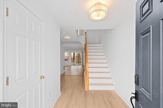 Building Photo - 8725 Silent Ct