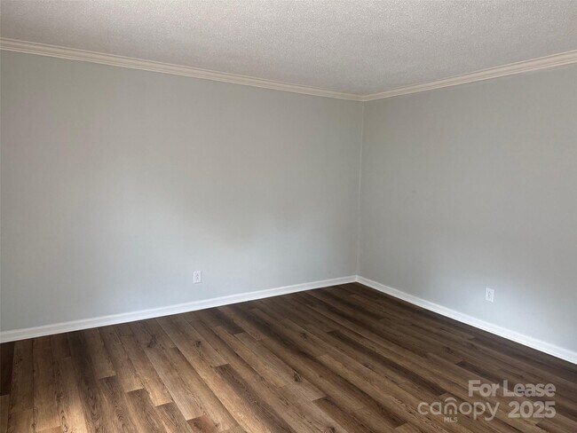 Foto del edificio - 824 6th St NW