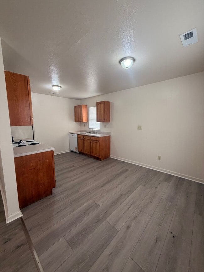 Building Photo - 309 Clearwater Way