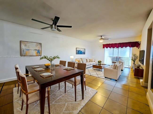 Foto del edificio - 8788 SW 12th St