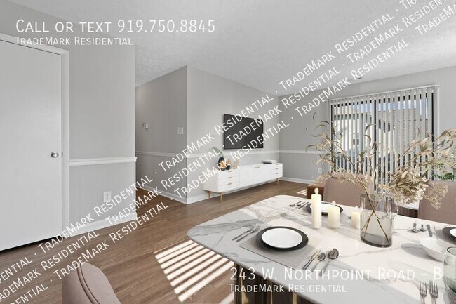 Building Photo - Newly Renovated 2 Bedroom, 2 Bathroom Duplex