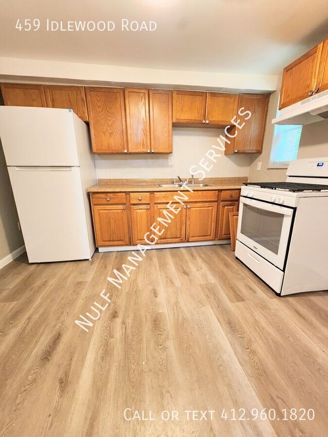 Building Photo - 459 Idlewood Rd