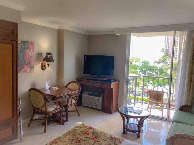 Building Photo - 2045 Kalakaua Ave