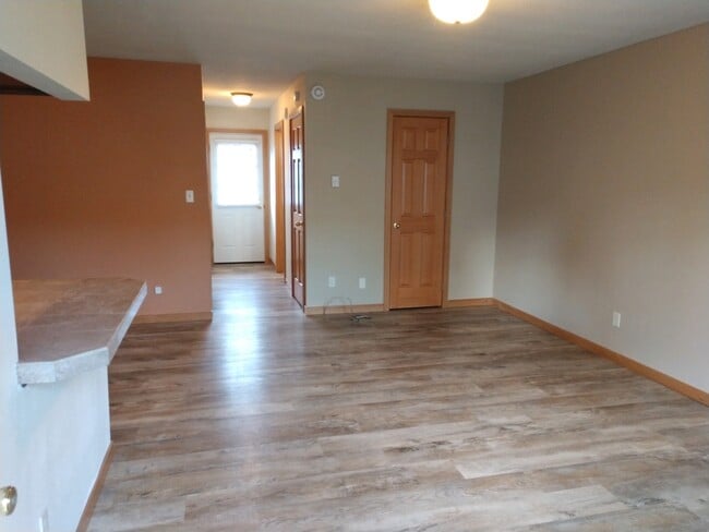Living room - 9727 SE 33rd Ave