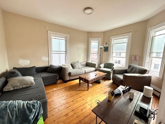 Foto del edificio - 72 Calumet St