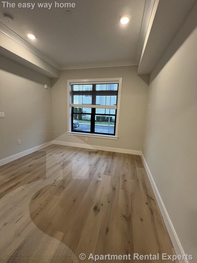Foto del edificio - 157 Everett St
