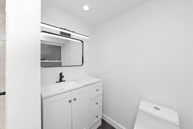 Foto del edificio - 2246 W Coulter St