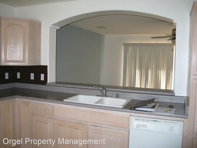 Foto del edificio - 4 br, 2 bath House - 600 Yucca Street