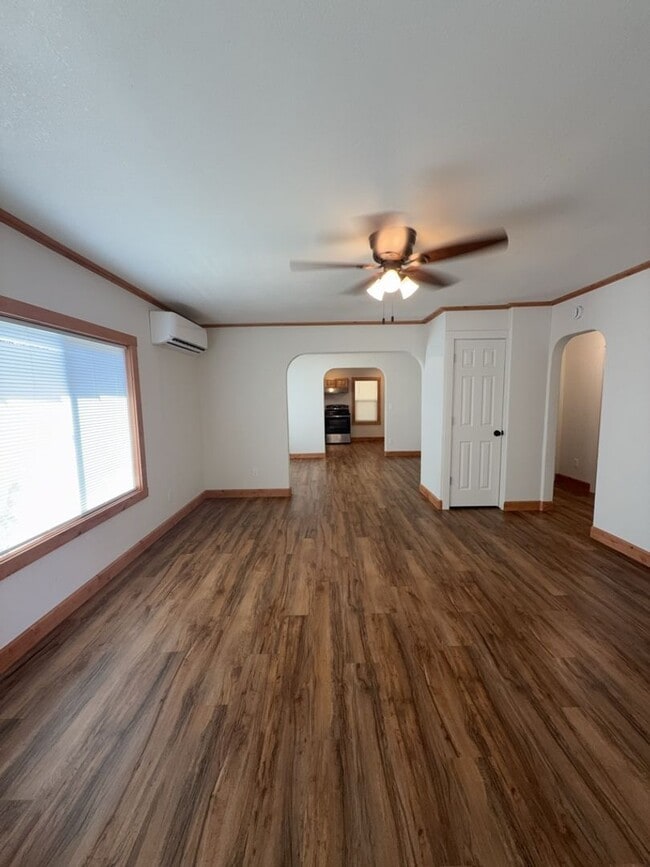 Building Photo - Charming 2 Bed, 1 Bath Home in Grants Pass