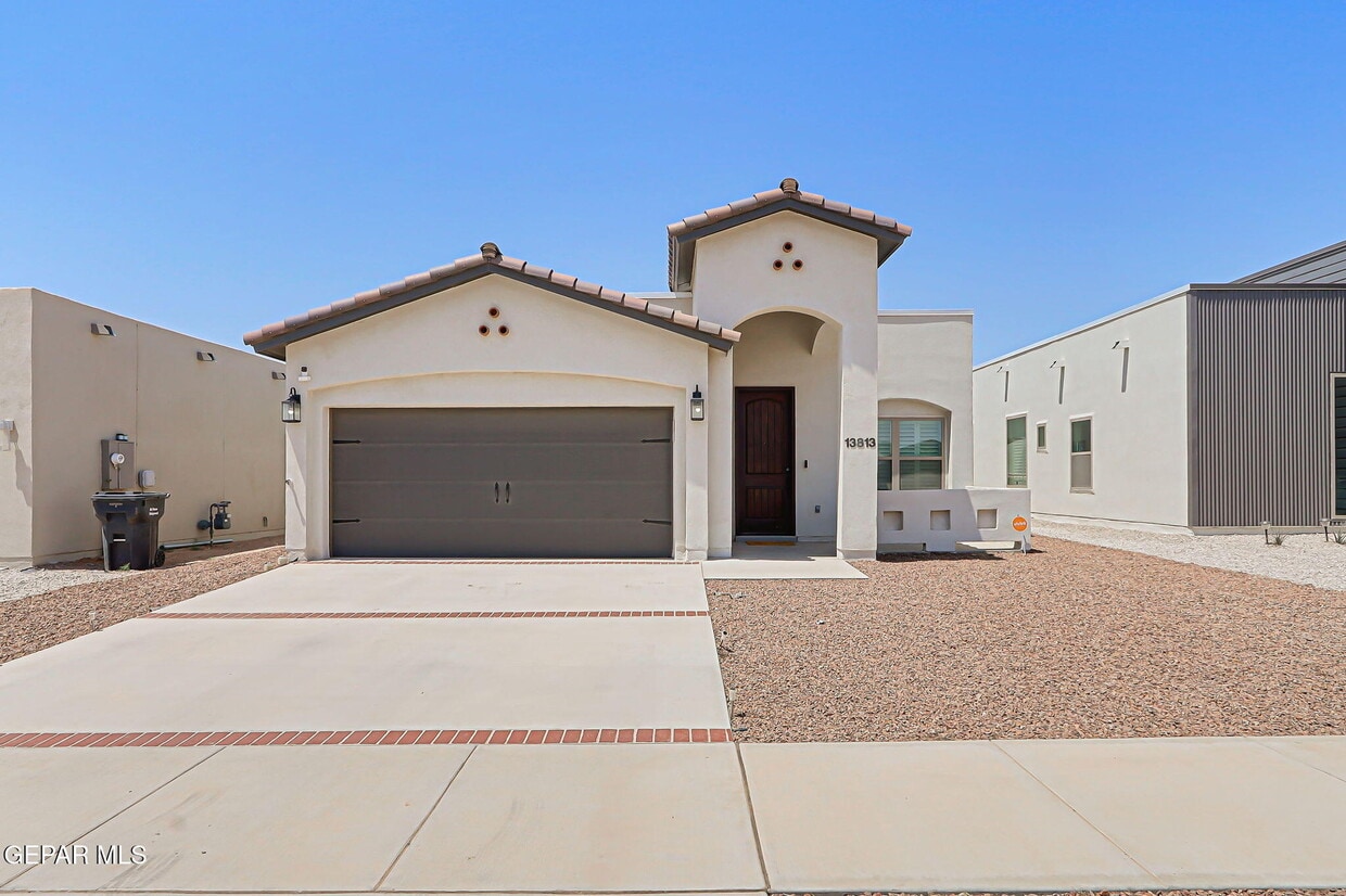 Foto principal - 13813 Summer Story Ave