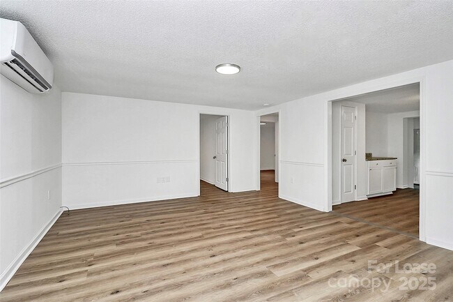 Foto del edificio - 613 N Rhyne St