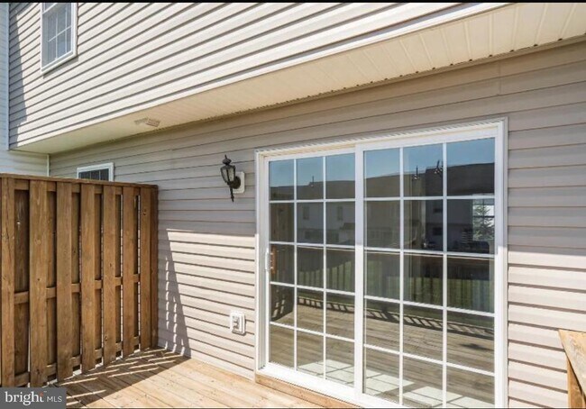 Building Photo - 105 Windmill Ln