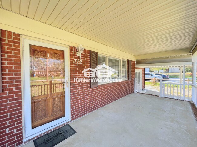 Foto del edificio - 712 Woodstock Rd