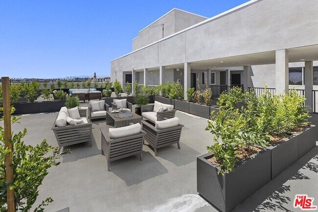 Building Photo - 2783 Francis Ave