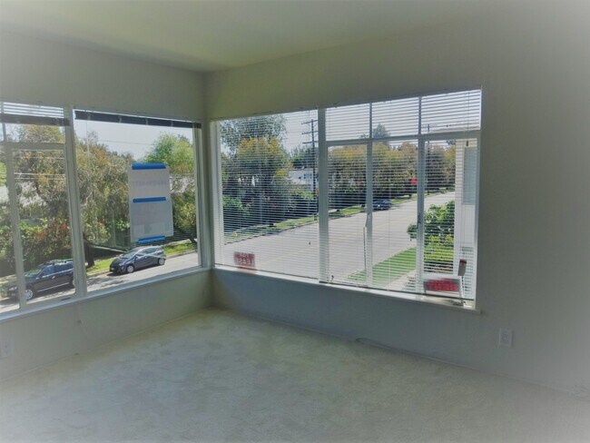 living room - 16147 Sunset Blvd