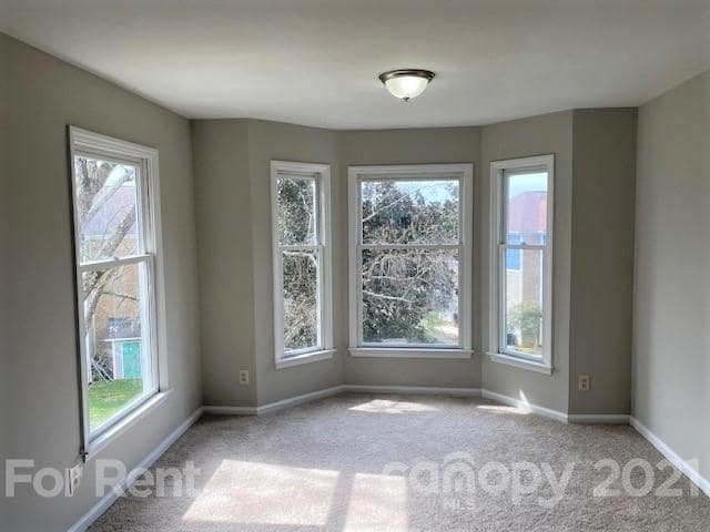 Building Photo - 6270 Rosecroft Dr